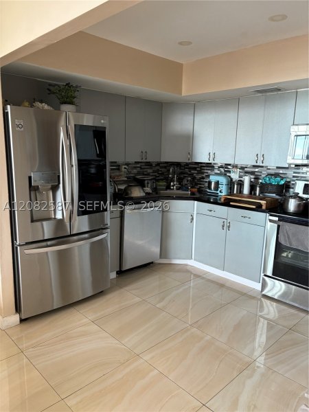 Bayview Towers Apt #B1605