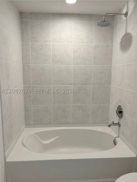 Comprar apartamento en The Plaza Tower II 2509