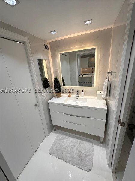 Comprar apartamento en Roney Palace 611