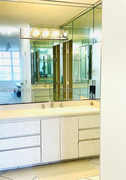 Alquiler de apartamento en Hallmark of Hollywood 1404