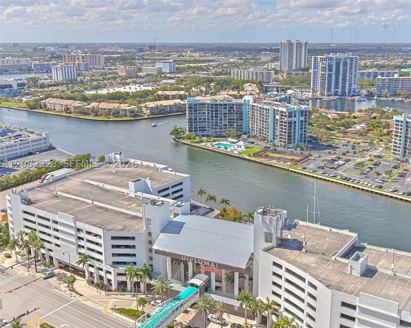 Apartment for rent at Diplomat Residences 2805