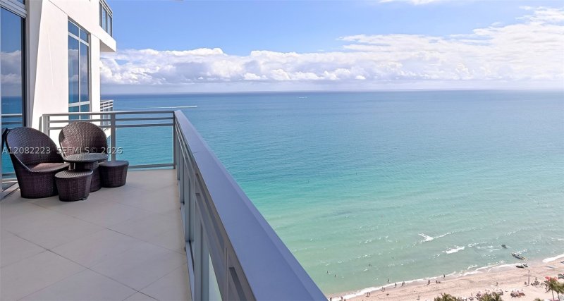 Apartment for rent at Diplomat Residences 2805