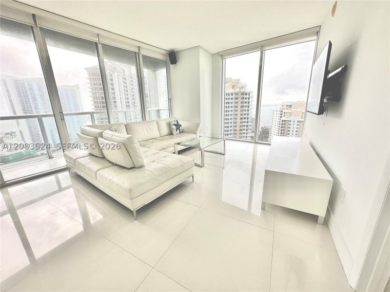 Apartment for rent at Icon Brickell Tower II 2702