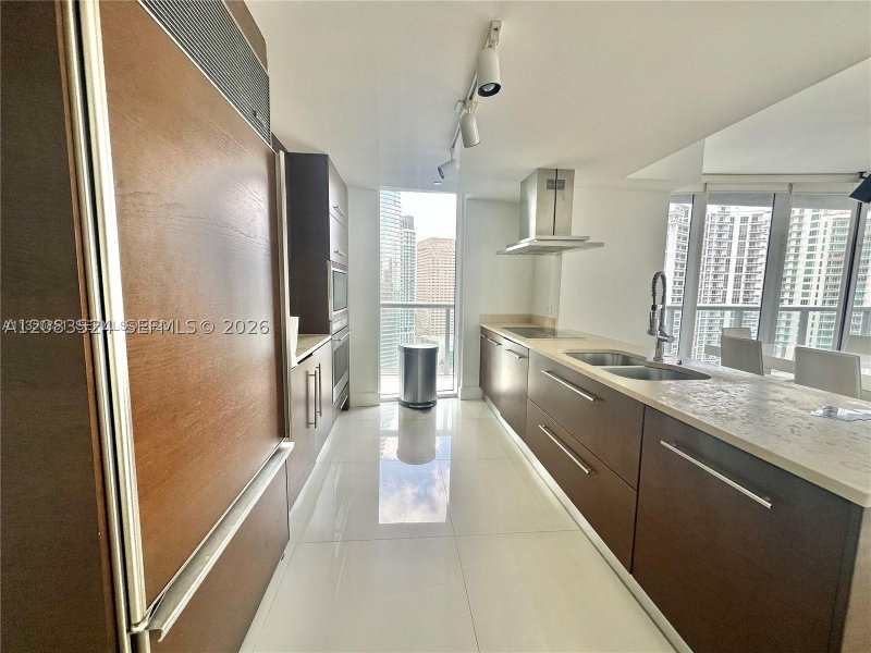 Apartment for rent at Icon Brickell Tower II 2702