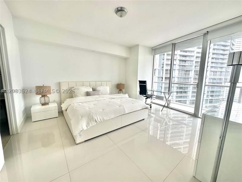Apartment for rent at Icon Brickell Tower II 2702