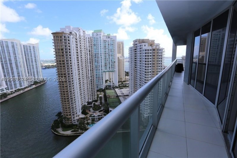 Apartment for rent at Icon Brickell Tower II 2702