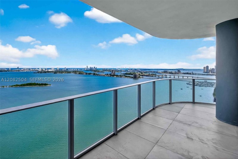 Aluguel de apartamento no Aria Reserve Miami 3007