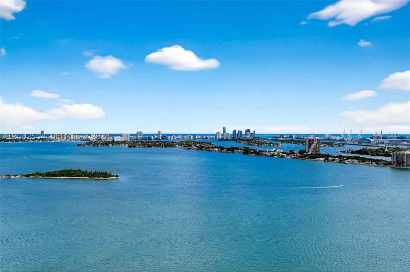 Aluguel de apartamento no Aria Reserve Miami 3007