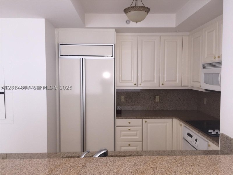 Apartment for rent at Ritz Carlton Coconut Grove 806