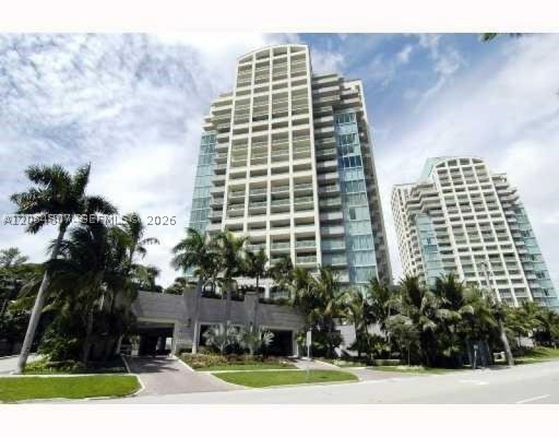 Apartment for rent at Ritz Carlton Coconut Grove 806