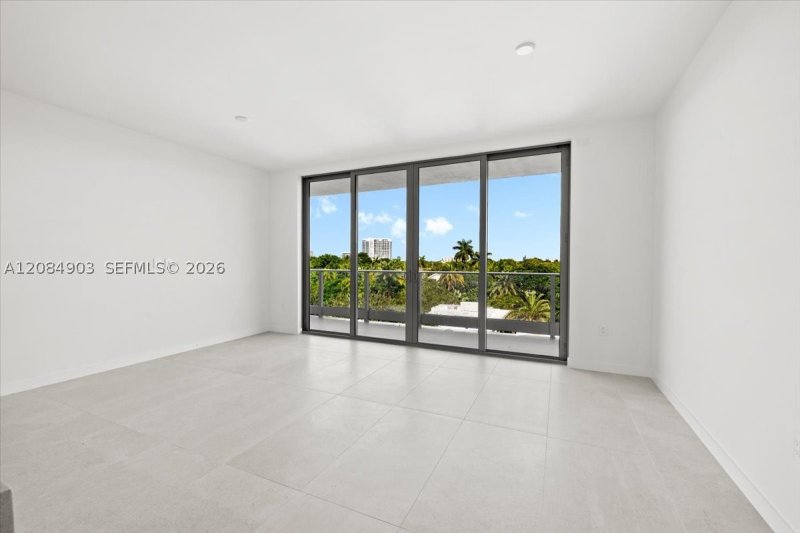Condo for sale at 2200 Brickell 422