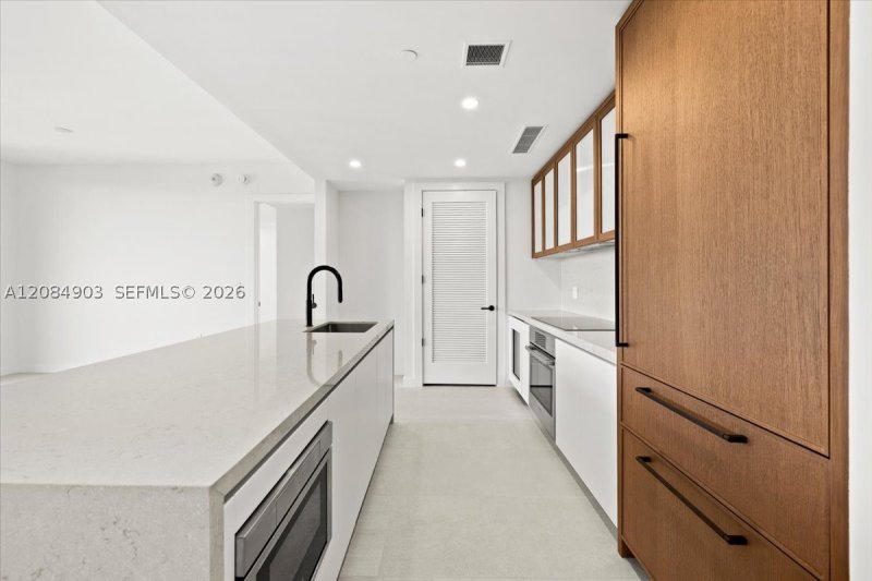Condo for sale at 2200 Brickell 422