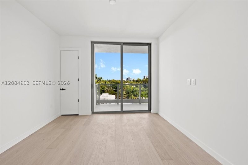 Condo for sale at 2200 Brickell 422