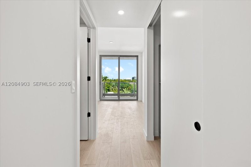 Condo for sale at 2200 Brickell 422