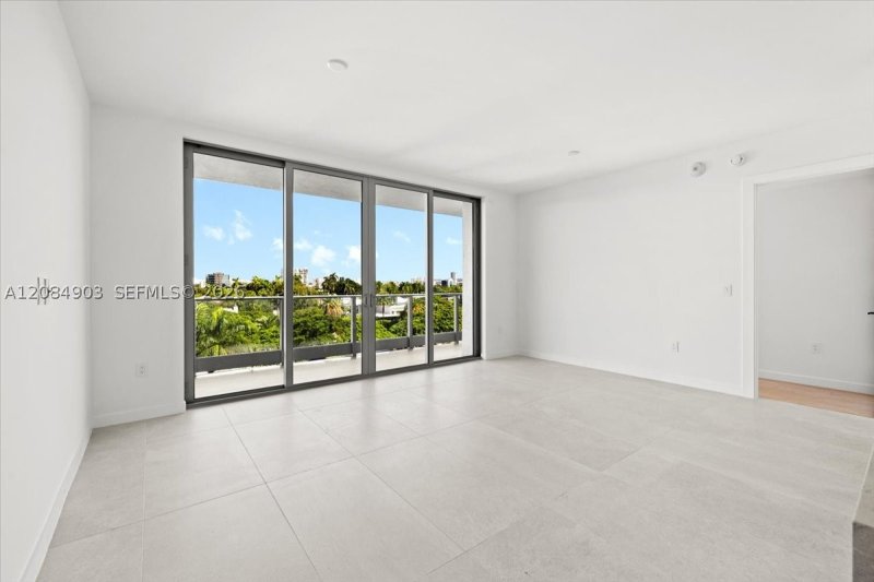 Condo for sale at 2200 Brickell 422