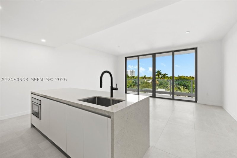 Condo for sale at 2200 Brickell 422