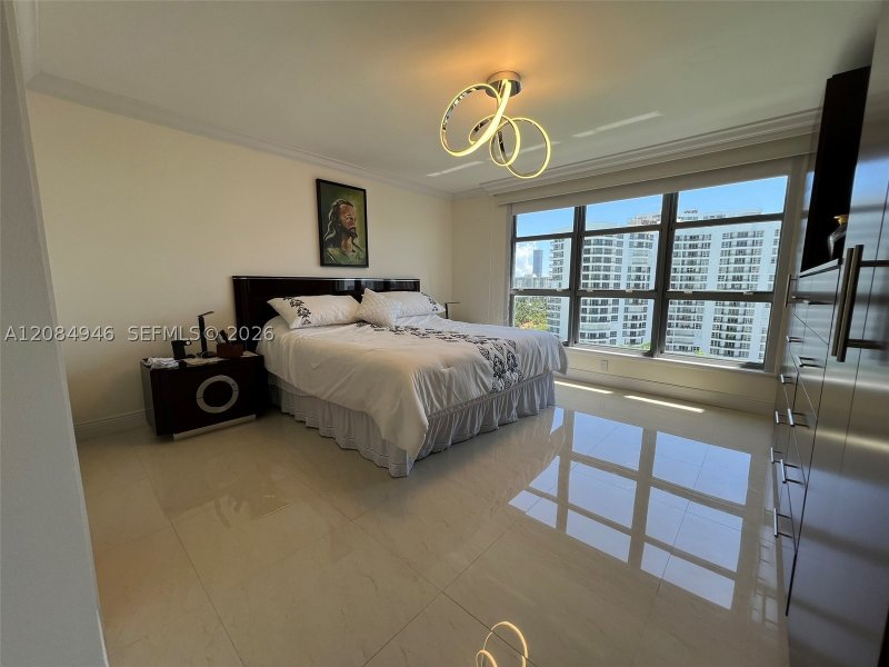 Comprar apartamento en Mystic Pointe 500 1215