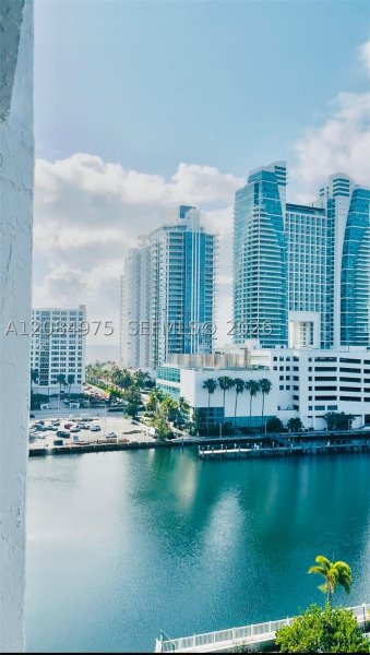 Comprar apartamento en Towers of Oceanview South 1018