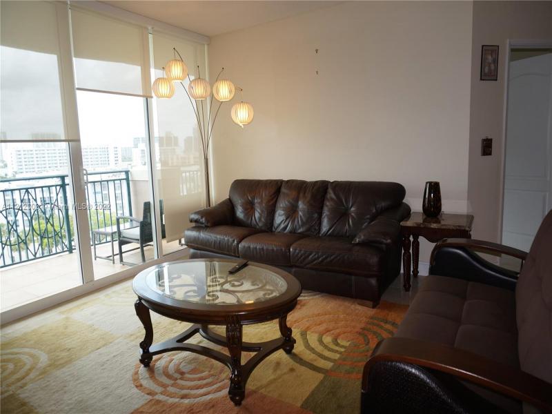 Alquiler de apartamento en King David 806