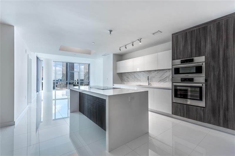 Paramount Miami WorldCenter Apt #1912