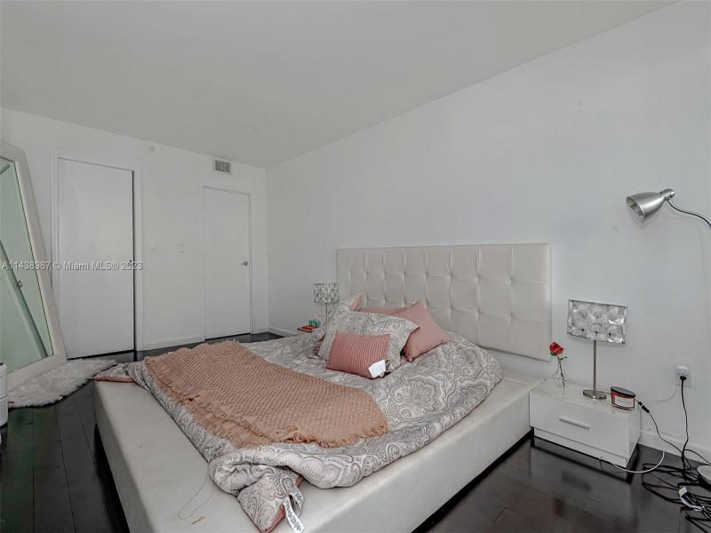 Condo for sale at The Venetia 32E