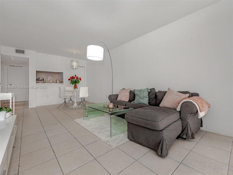 Condo for sale at The Venetia 32E