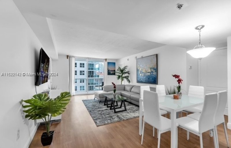 Condo for sale at The Club At Brickell Bay 1915