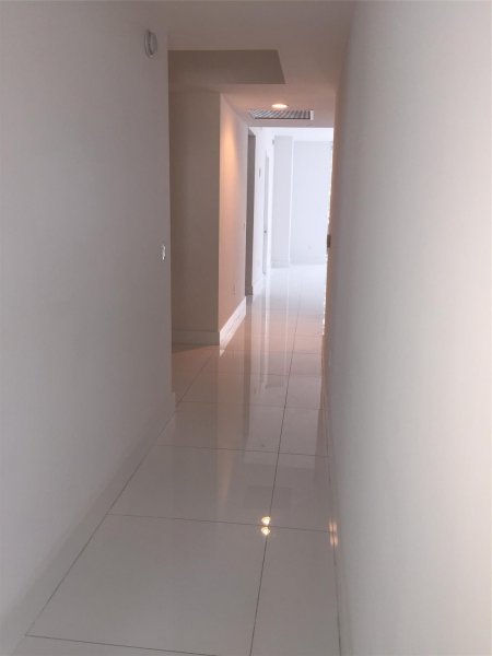 Condo for sale at Trump Tower One 502