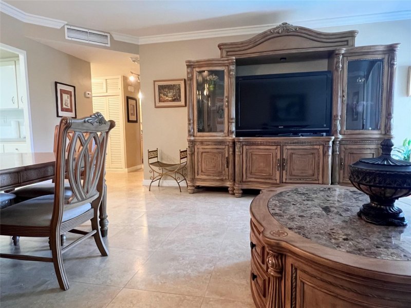 Condo for sale at Coral Ridge Towers East 518