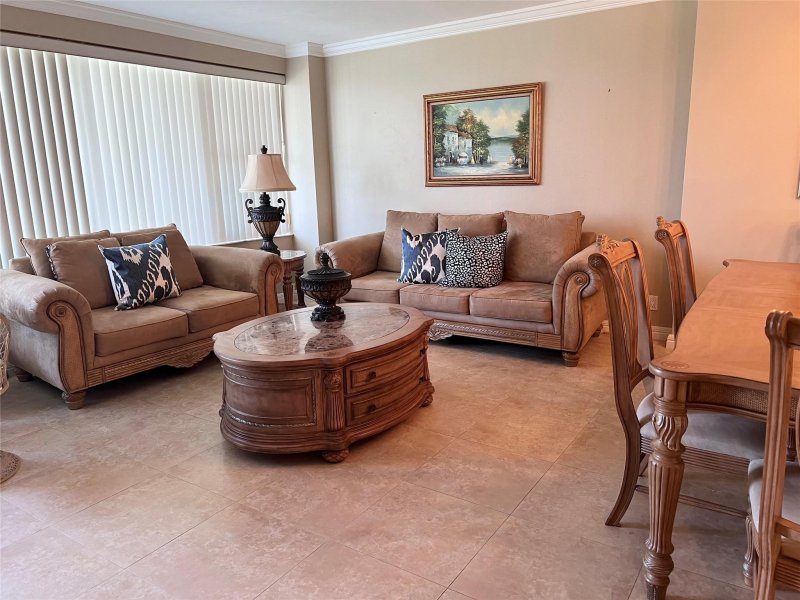 Condo for sale at Coral Ridge Towers East 518