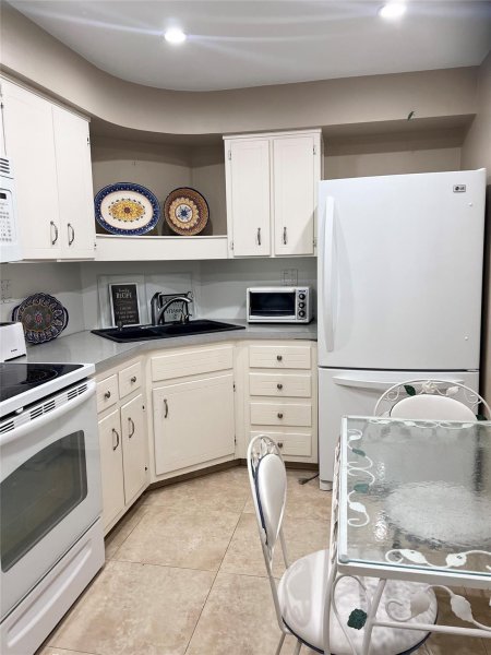 Condo for sale at Coral Ridge Towers East 518