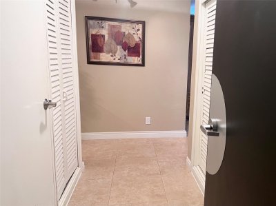 Coral Ridge Towers East Apt #518