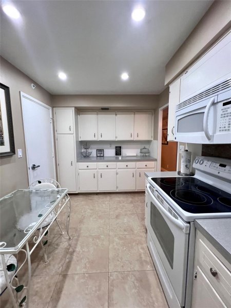 Condo for sale at Coral Ridge Towers East 518