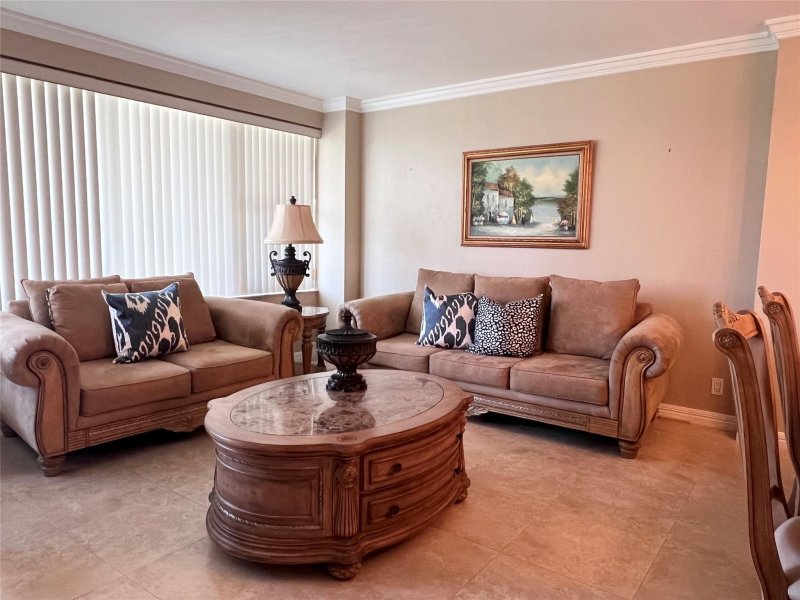 Condo for sale at Coral Ridge Towers East 518