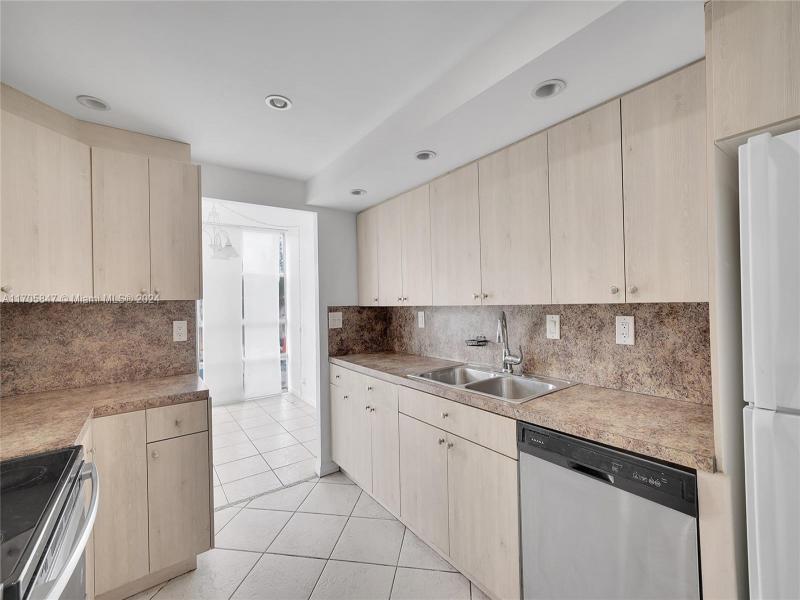 Property photo # 6