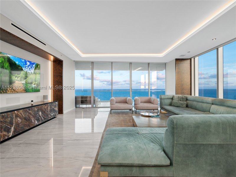 Alquiler de apartamento en Turnberry Ocean Club 2704