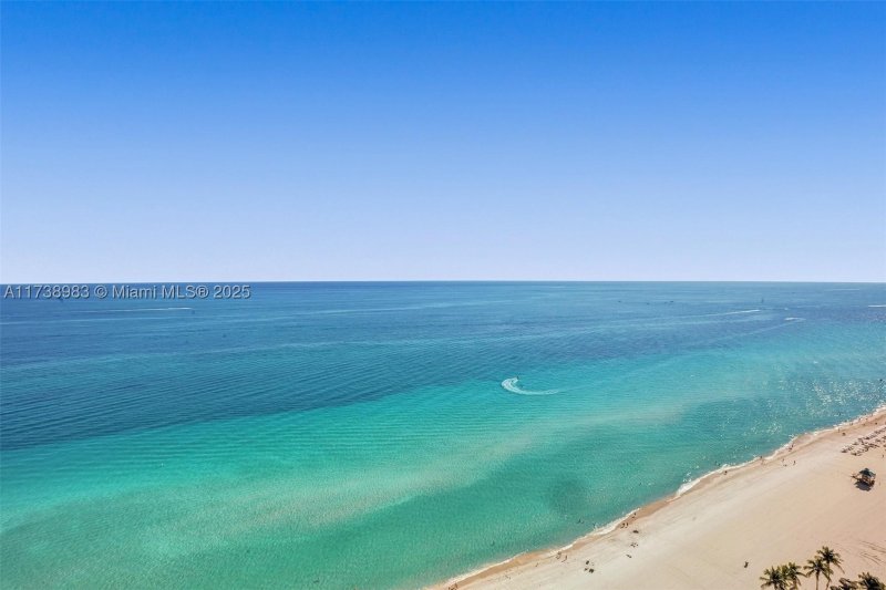 Turnberry Ocean Club Apt #2704