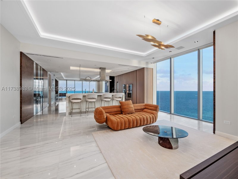 Alquiler de apartamento en Turnberry Ocean Club 2704
