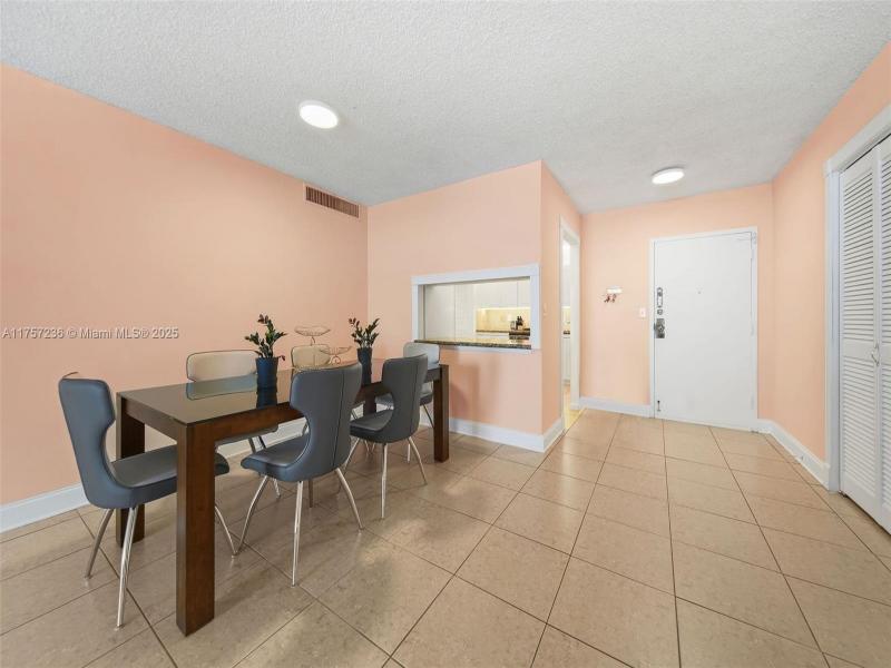 Condo for sale at Olympus Condo 812