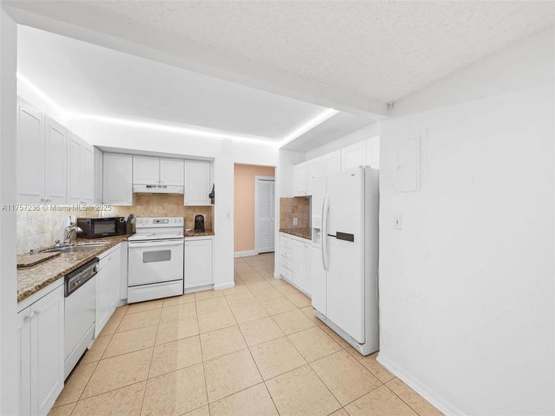 Condo for sale at Olympus Condo 812