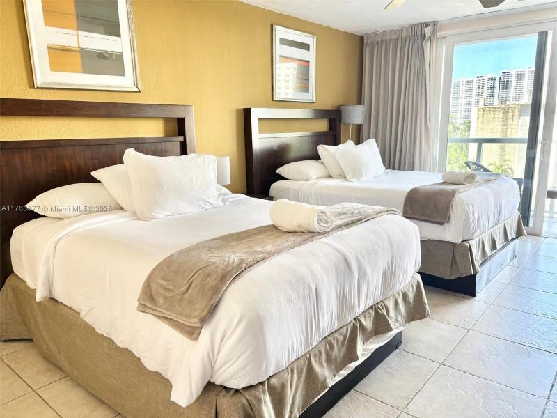 Condo for sale at Aventura Beach Club 338