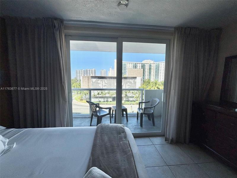 Condo for sale at Aventura Beach Club 338