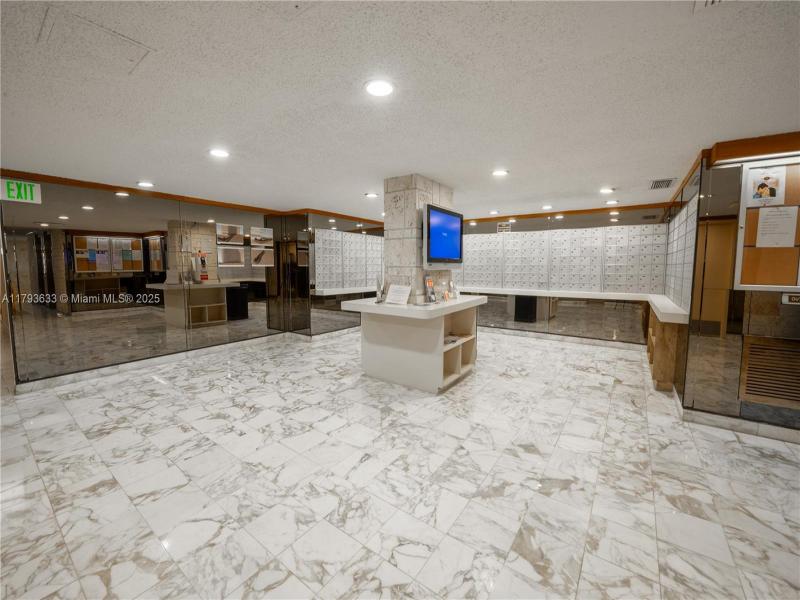 Condo for sale at Winston Towers 401