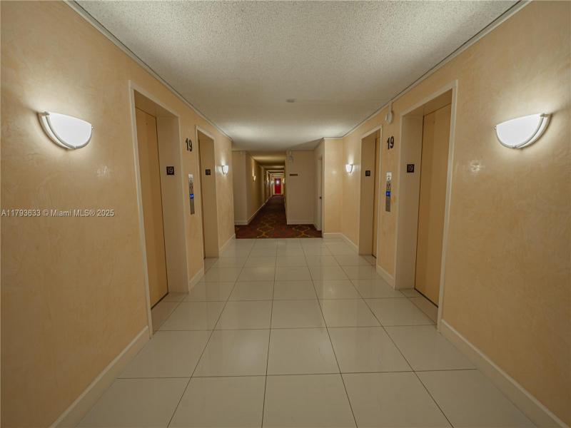 Condo for sale at Winston Towers 401