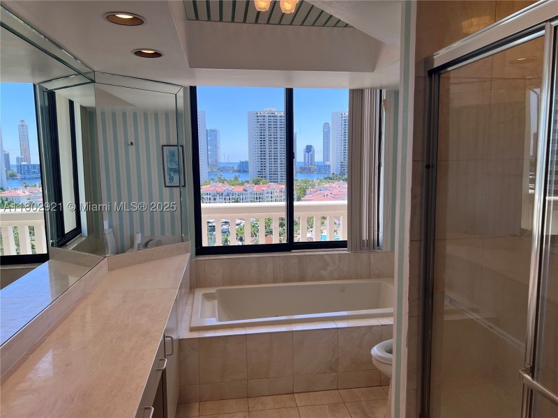 Condo for sale at 1000 Williams Island 1508