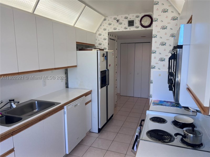 Condo for sale at 1000 Williams Island 1508
