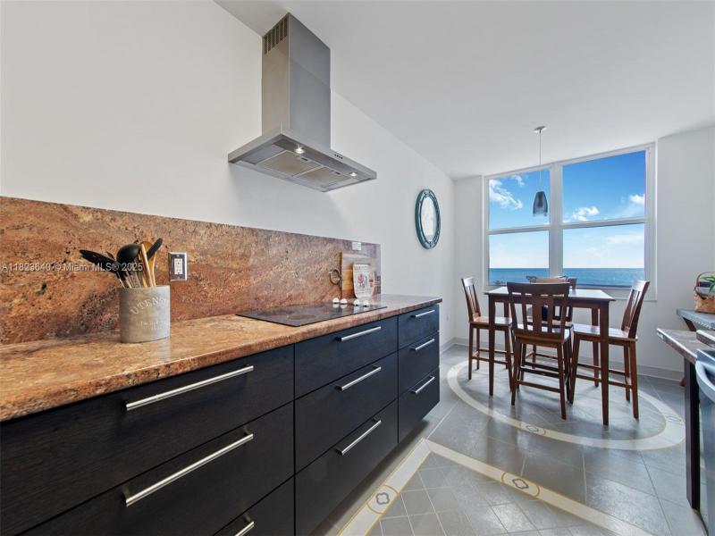 Condo for sale at Aquarius Towers 505N
