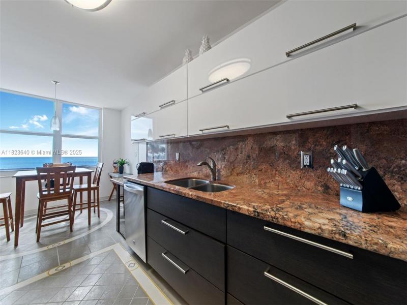 Condo for sale at Aquarius Towers 505N