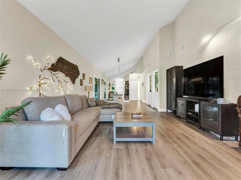 Property photo # 3