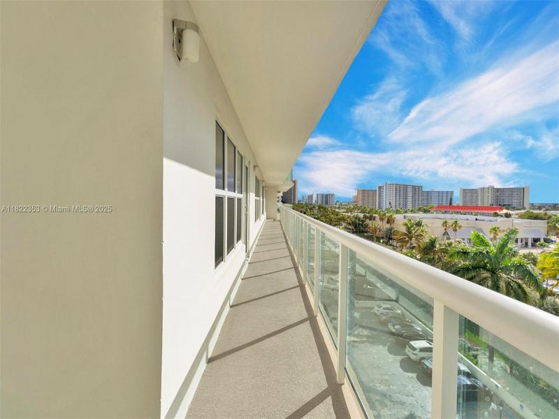 Condo for sale at Playa Del Mar 506